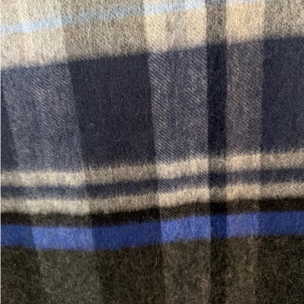 The Mens Store Bloomingdales Cashmere Scarf Plaid Navy Blue Grey Made in Germany